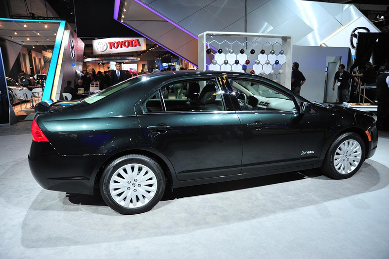 Illustration for article titled 2010 Mercury Milan, Hybrid And Lincoln MKZ: Live Cars For The Pulse-Free
